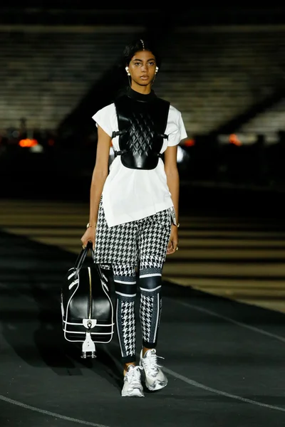 Look 63